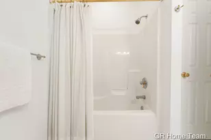 1059 Greenwood Forest SE, Grand Rapids, MI 49546 - Photo 35