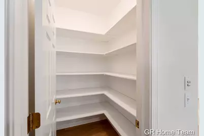 1059 Greenwood Forest SE, Grand Rapids, MI 49546 - Photo 19
