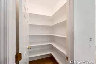 1059 Greenwood Forest SE, Grand Rapids, MI 49546 - Photo 19