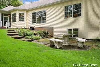 1059 Greenwood Forest SE, Grand Rapids, MI 49546 - Photo 43