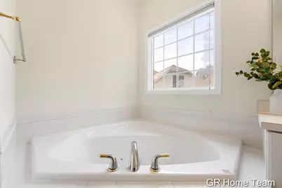 1059 Greenwood Forest SE, Grand Rapids, MI 49546 - Photo 29