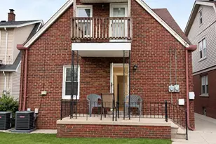 7048 Jonathon St, Dearborn, MI 48126 - Photo 5