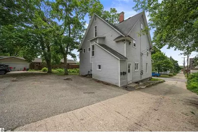 314 E Pine Street, Cadillac, MI 49601 - Photo 41