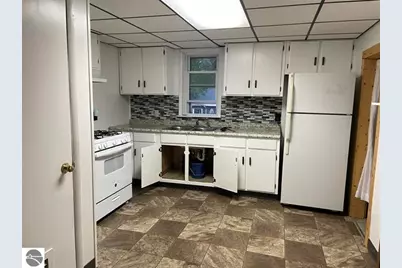 314 E Pine Street, Cadillac, MI 49601 - Photo 33