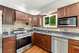 5295 Bear Lake Dr, East Lansing, MI 48823 - Photo 11