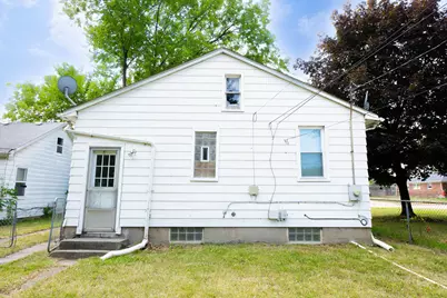 24300 Melrose Avenue, Eastpointe, MI 48021 - Photo 3