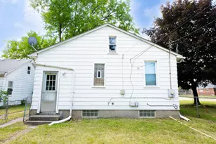 24300 Melrose Ave, Eastpointe, MI 48021 - Photo 3