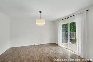 8282 Courtland Dr NE, Rockford, MI 49341 - Photo 15