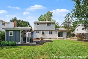 8282 Courtland Dr NE, Rockford, MI 49341 - Photo 7