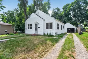 135 E Mansion, Jackson, MI 49203 - Photo 1