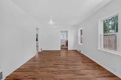 135 E Mansion, Jackson, MI 49203 - Photo 5