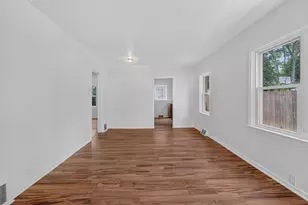 135 E Mansion, Jackson, MI 49203 - Photo 5