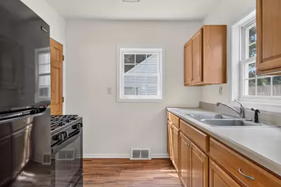 135 E Mansion, Jackson, MI 49203 - Photo 17