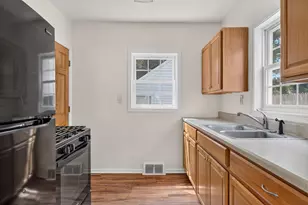 135 E Mansion, Jackson, MI 49203 - Photo 17