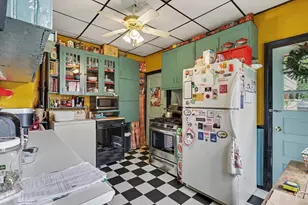 109 S Division St, Whitehall, MI 49461 - Photo 11