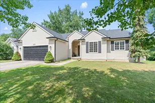 603 Cattail Ln, Pinckney, MI 48169 - Photo 1