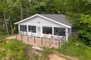 1140 Edgewater Terrace, South Haven, MI 49090 - Photo 3