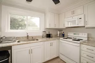 661 W Coy Ave, Hazel Park, MI 48030 - Photo 9
