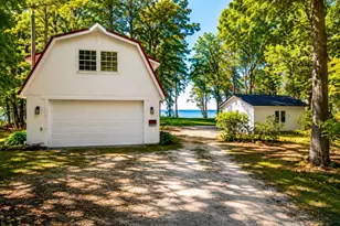 1722 Lake Michigan Dr, Fennville, MI 49408 - Photo 5