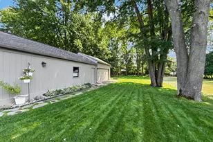 220 Red Oak Ln, Rochester Hills, MI 48307 - Photo 69