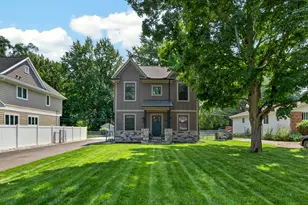 220 Red Oak Ln, Rochester Hills, MI 48307 - Photo 3
