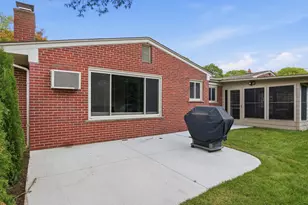34357 Munger Dr, Livonia, MI 48154 - Photo 51