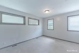 636 Hackett St, Ionia, MI 48846 - Photo 11
