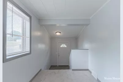 636 Hackett Street, Ionia, MI 48846 - Photo 3