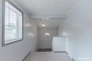 636 Hackett St, Ionia, MI 48846 - Photo 3