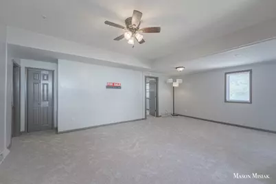 636 Hackett Street, Ionia, MI 48846 - Photo 5