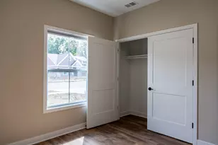 8463 Oak Shade Cir, Davison, MI 48423 - Photo 13