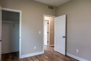 8463 Oak Shade Cir, Davison, MI 48423 - Photo 11