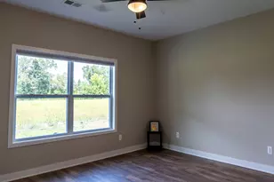 8463 Oak Shade Cir, Davison, MI 48423 - Photo 17
