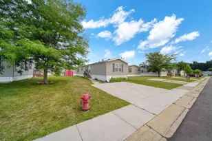 181 Newbury, Adrian, MI 49221 - Photo 3