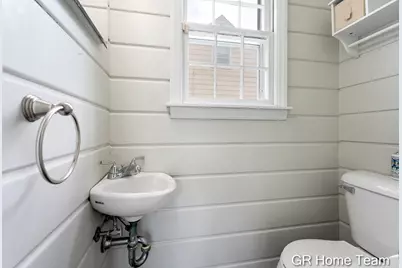 2138 Houseman Avenue NE, Grand Rapids, MI 49505 - Photo 19