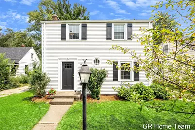 2138 Houseman Avenue NE, Grand Rapids, MI 49505 - Photo 1