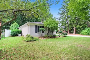 2880 Pebble Creek Dr, Ann Arbor, MI 48108 - Photo 3