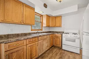 808 Jones St, Marshall, MI 49068 - Photo 5