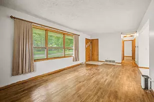 808 Jones St, Marshall, MI 49068 - Photo 3