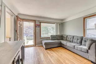 214 Cleveland St, Trenton, MI 48183 - Photo 3