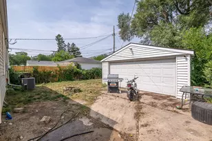 214 Cleveland St, Trenton, MI 48183 - Photo 25
