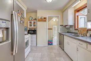 214 Cleveland St, Trenton, MI 48183 - Photo 7