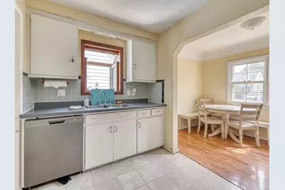 214 Cleveland Street, Trenton, MI 48183 - Photo 9