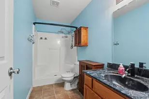 1404 Union Park Dr, Vicksburg, MI 49097 - Photo 17