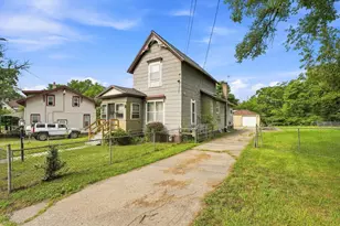35 Hubbard St, Battle Creek, MI 49037 - Photo 3