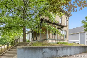 827 Fairview Ave NE, Grand Rapids, MI 49503 - Photo 3
