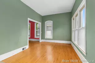 827 Fairview Ave NE, Grand Rapids, MI 49503 - Photo 9