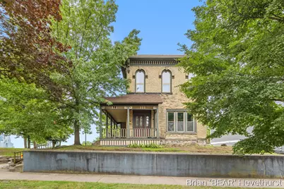 827 Fairview Avenue NE, Grand Rapids, MI 49503 - Photo 1
