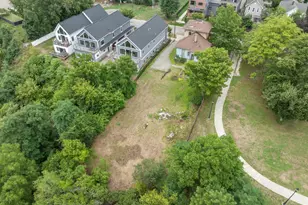 827 Fairview Ave NE, Grand Rapids, MI 49503 - Photo 25