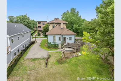827 Fairview Avenue NE, Grand Rapids, MI 49503 - Photo 27